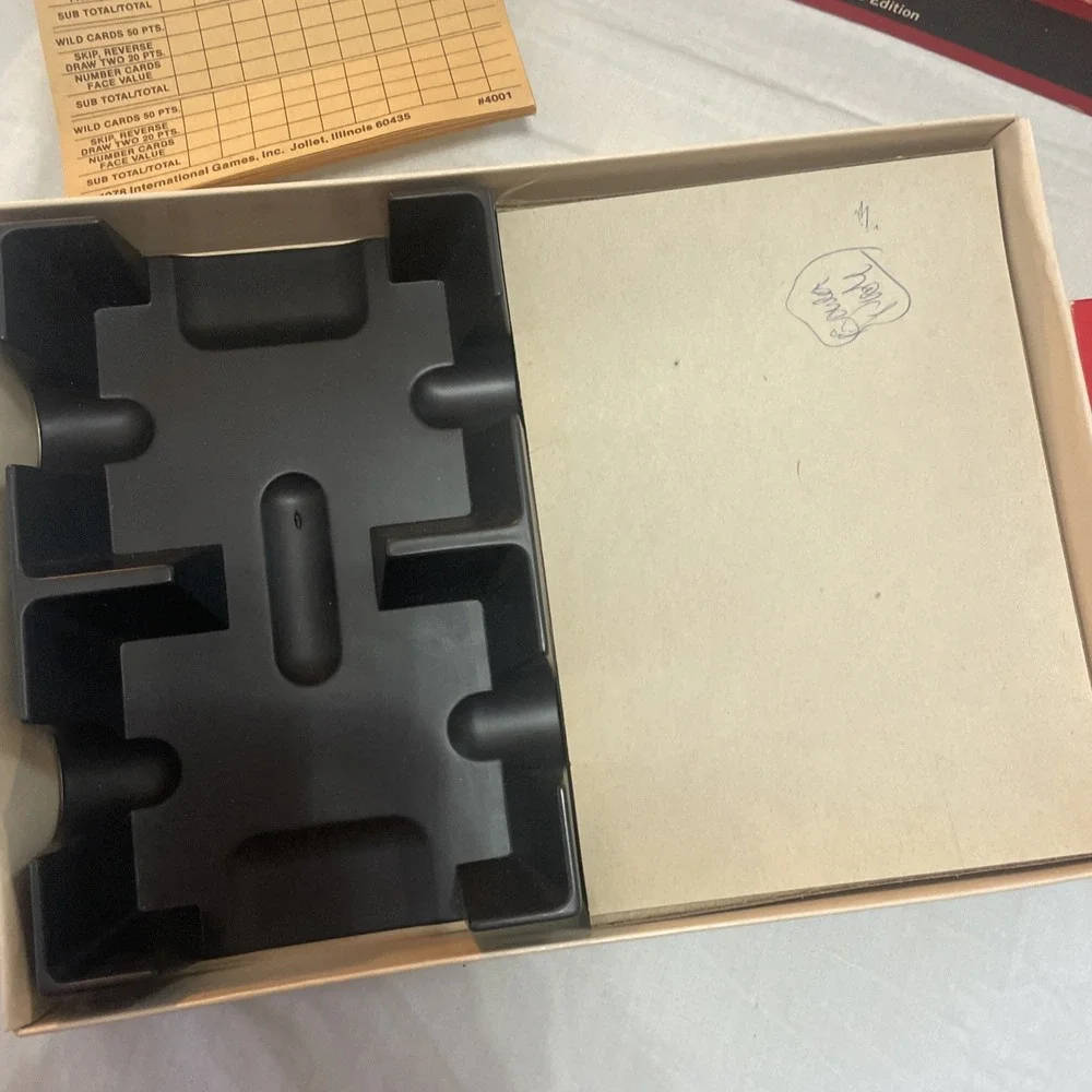 UNO DELUXE EDITION Vintage 1978 Card Game and Box, Score Pad Included